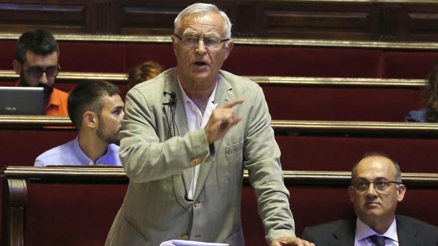 El alcalde de Valencia, Joan Ribó, durante un pleno municipal.