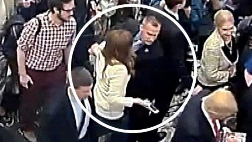 Corey Lewandowski, junto a la periodista Michelle Fields.