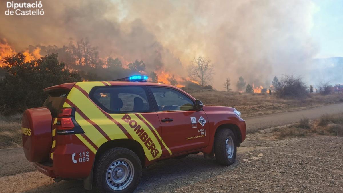 Imagen del grave incendio en el Alto Mijares.