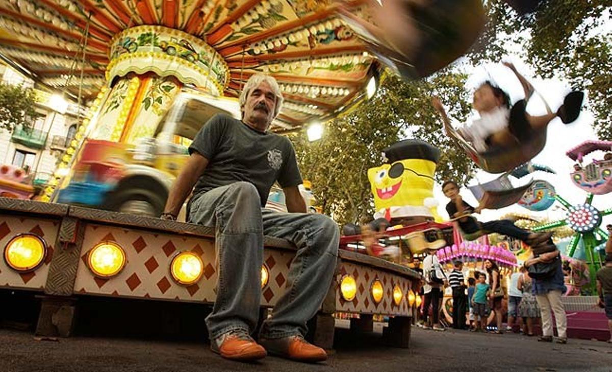Fira dels Jardinets de Gràcia. A la imatge, Jordi Luciano Mayol, que ha treballat tota la seva vida a la fira.