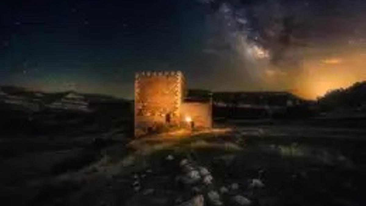 'Vía láctea sobre torre Gorgue', de Francisco López, se lleva el primer premio de la Comarca del Maestrazgo (Teruel)