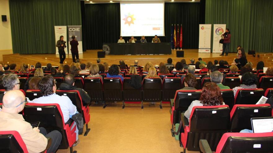 La guía ha sido presentada en la Facultad de Educación.