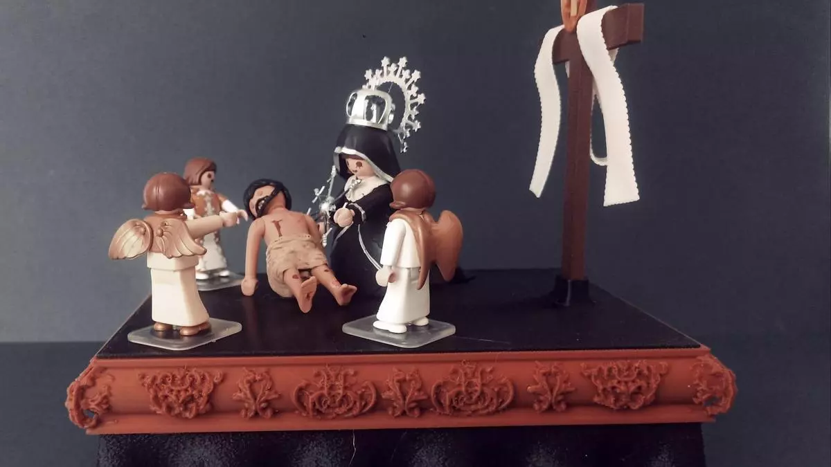 Els passos de la processó de Figueres reviuen cinquanta anys després recreats en Playmobil