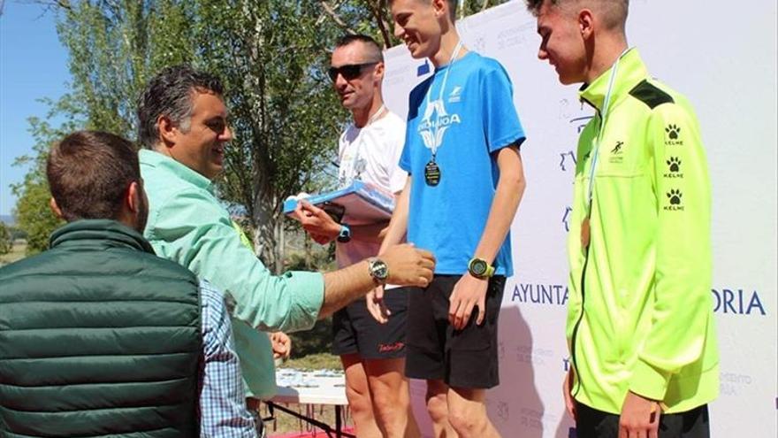 La carrera hasta la ermita atrae a 120 participantes