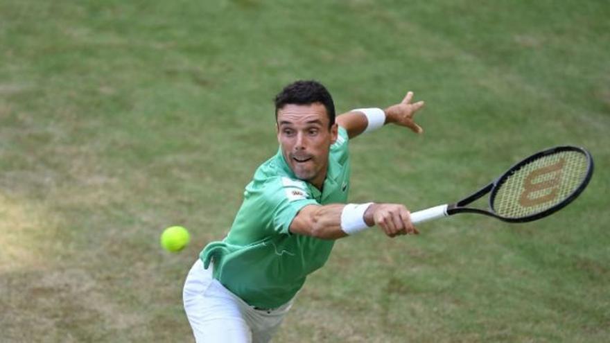 Roberto Bautista, en su partido de cuartos de final del torneo sobre hierba de Halle, ante el ruso Daniil Medvedev.