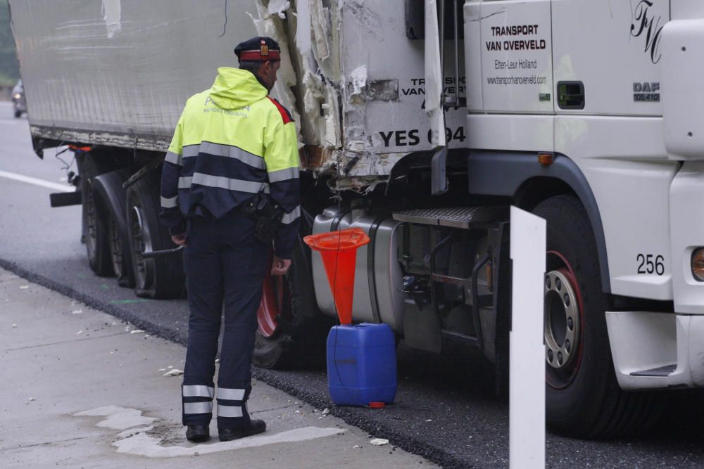 Accident amb matèries perilloses a l'autopista AP-7