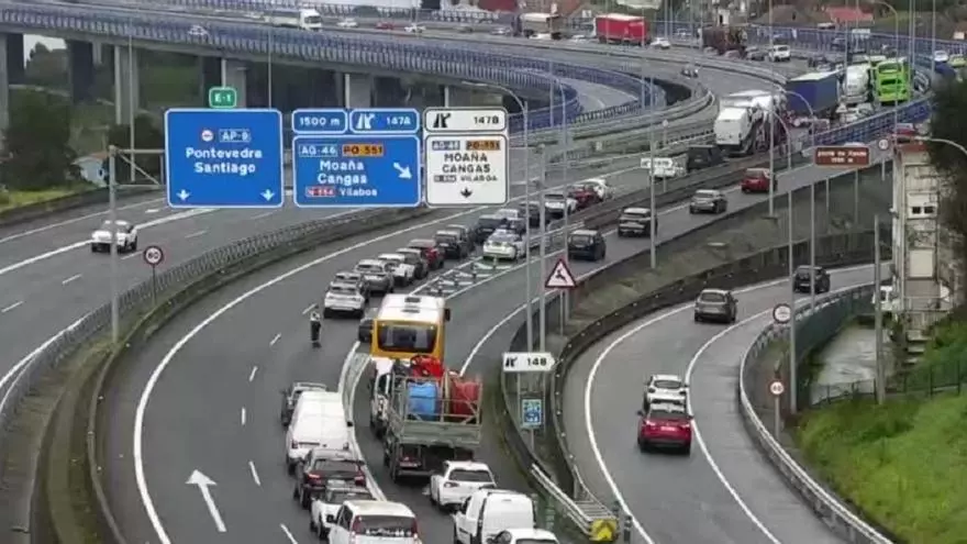 Un accidente múltiple en el puente de Rande causa retenciones kilométricas en la AP-9