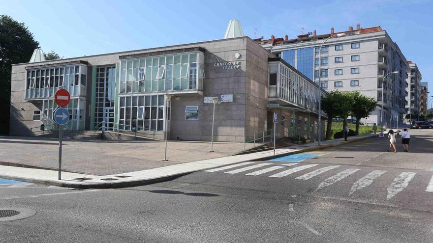 Fachada del centro de salud de Porriño // Hernández M. A.