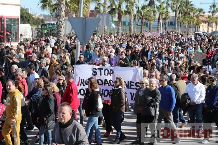 Los Alcázares se echa a la calle para exigir soluciones a las inundaciones