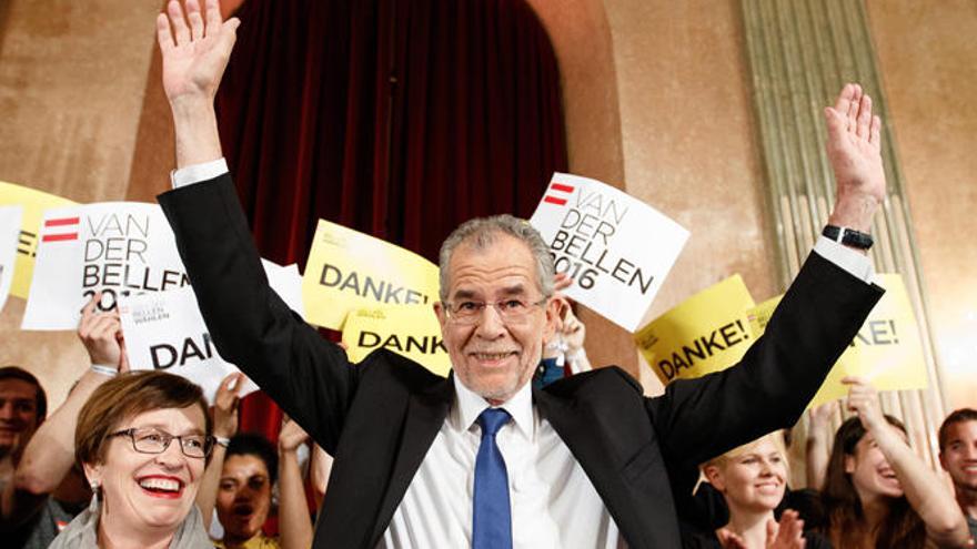 El voto por correo da la victoria en Austria al ecologista Van Der Bellen