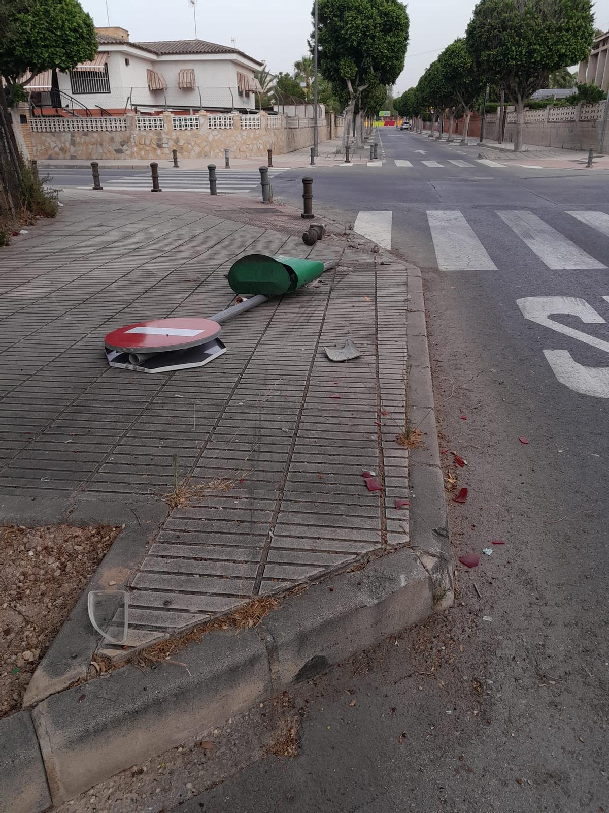 Una señal en el suelo tras un accidente