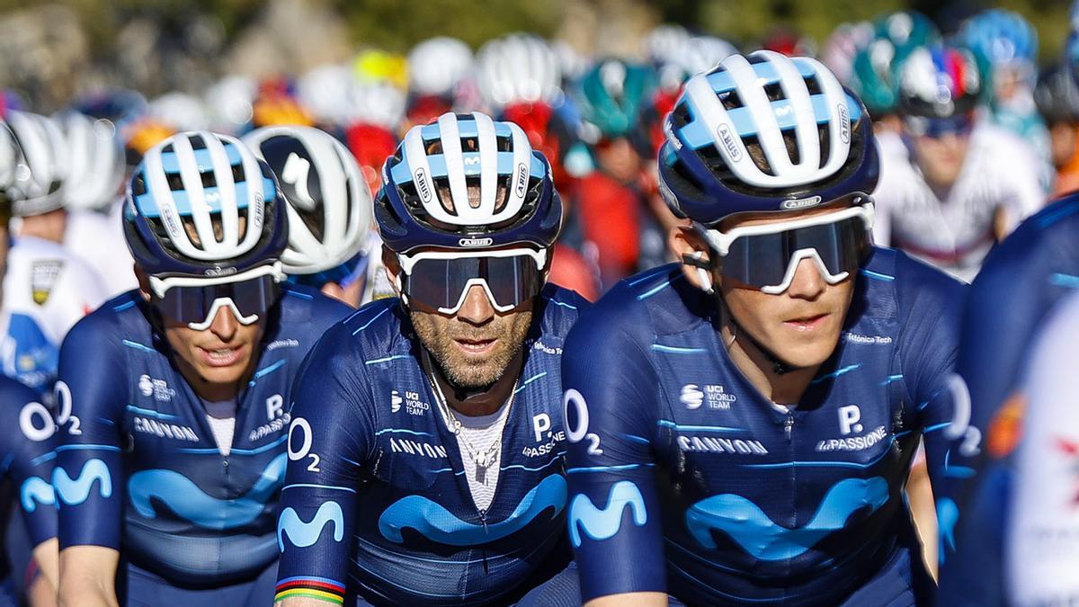 Alejandro Valverde, en el centro, durante la etapa