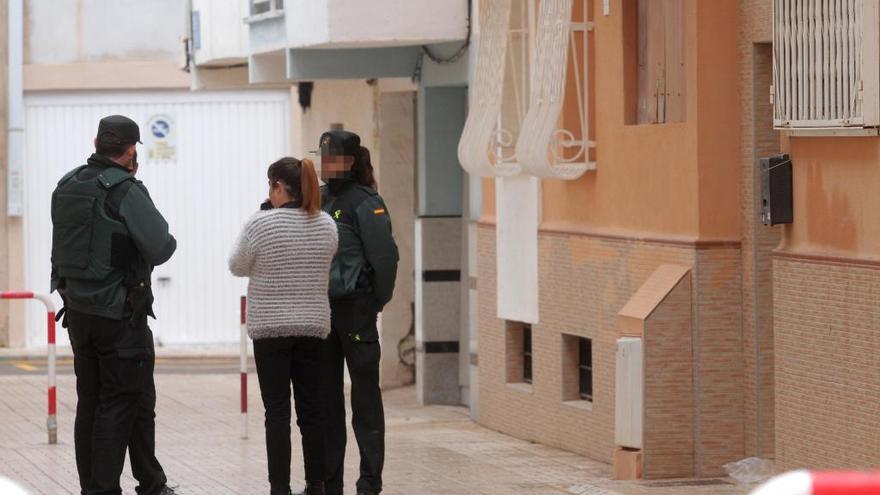 Un hombre apuñala a su hermano en Los Nietos