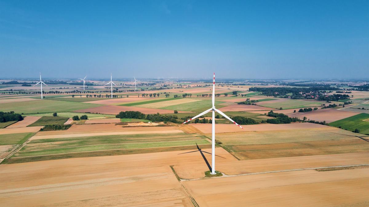 El objetivos es ofrecer financiación a aquellos propietarios que arriendan espacios o terrenos a grandes comercia­lizadoras con paneles solares, antenas de telefonía, parques eólicos, entre otros