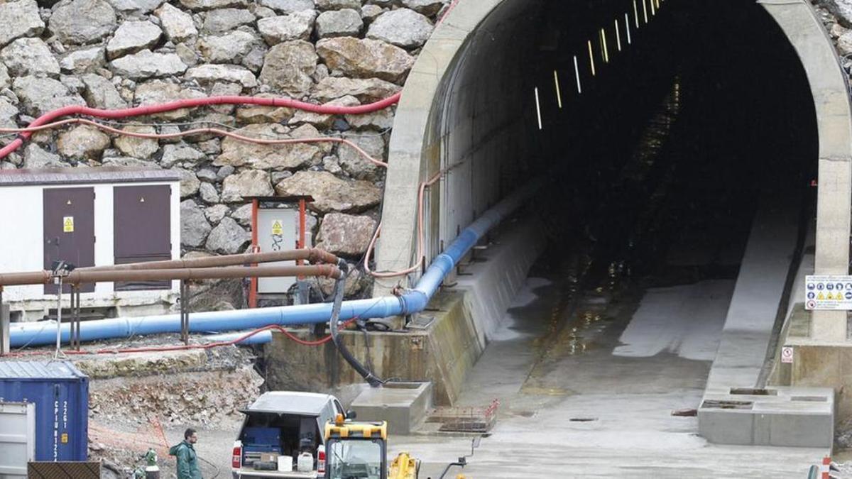 Obras de un túnel de la variante de Pajares, en una imagen de archivo.