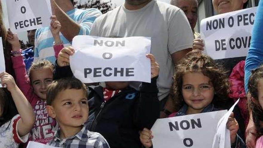 Padres e hijos se manifestaron en defensa de la unitaria.  // Noé Parga