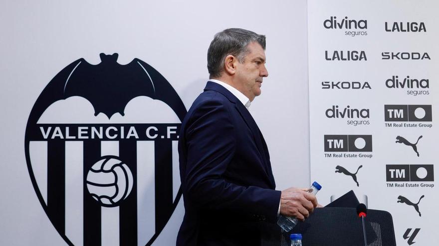 Gourlay habla sobre la continuidad de Carlos Corberán en el Valencia