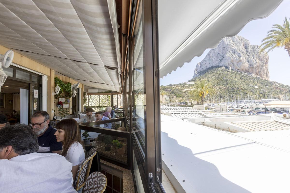 El restaurante Andalucía cuenta con unas vistas panorámicas dificiles de olvidar que elevan, aún más si cabe, su experiencia gastronómica.