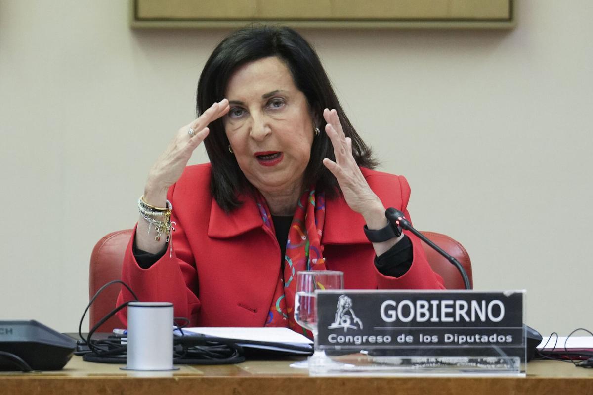La ministra de Defensa, Margarita Robles, durante una comparecencia en el Congreso para informar sobre la posición de España en la guerra de Irán.