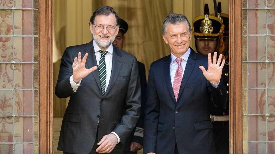 Mariano Rajoy y Mauricio Macri, ayer, en la Casa Rosada. // Efe