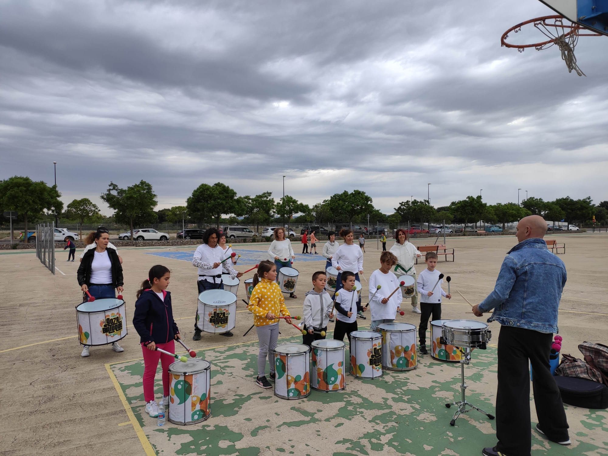 GALERÍA | Los padres del colegio de Valdespartera protestan por un comedor digno