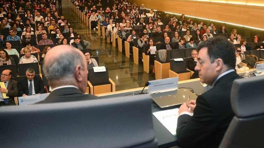 Román Rodríguez presidió la jornada. // Rafa Vázquez