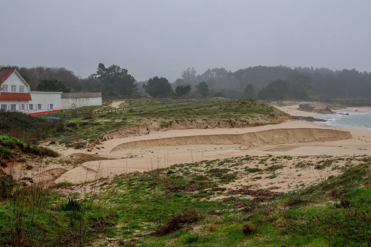 La playa de Mexilloeira (O Grove), afectada por la pérdida de arena.