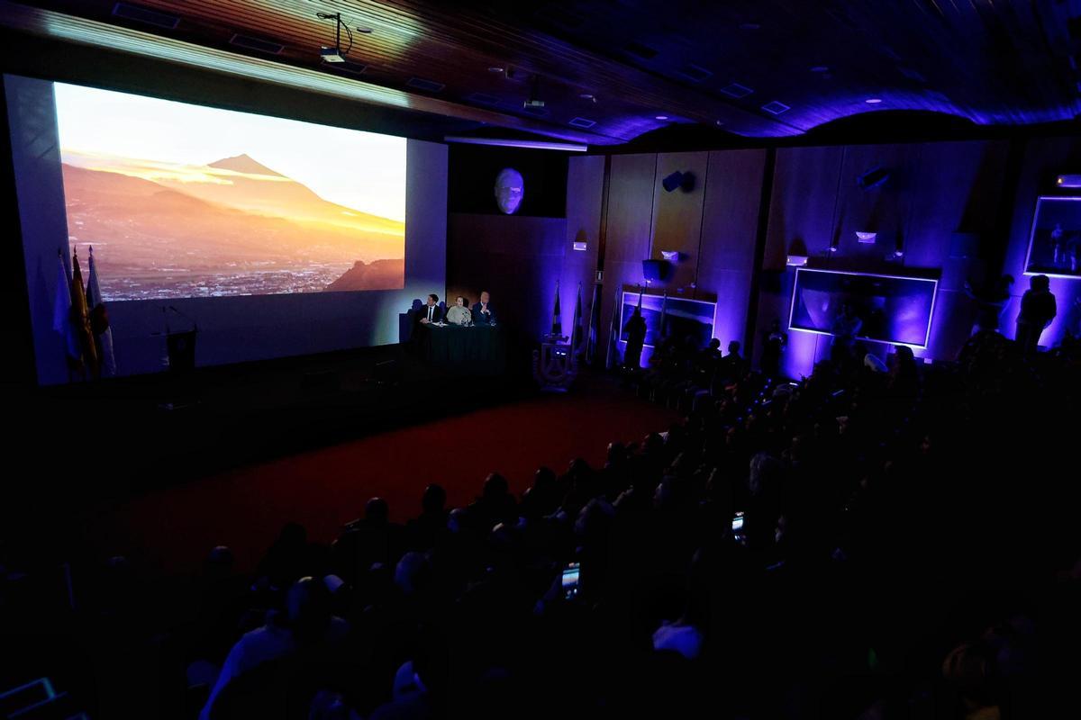 Firma de la transferencia de competencias del Parque Nacional del Teide