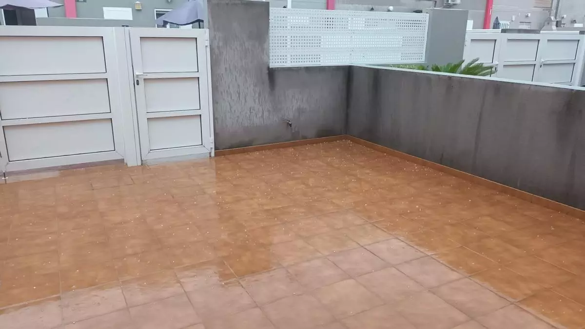 Vídeo: "Canicas" de granizo en Almassora