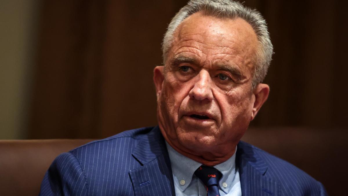 Robert Kennedy Jr. sugiere que 20 % de despidos en Departamento de Salud fueron por error