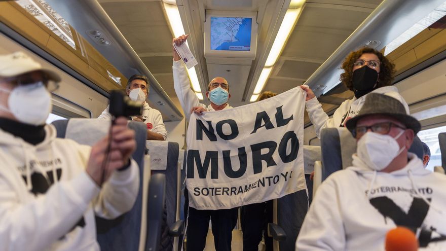 El PP vota otra vez en contra de conceder la Medalla de Oro a la Plataforma Pro Soterramiento