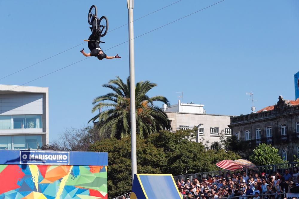 Tres días de acrobacias y piruetas imposibles, arte, deporte y cultura urbana campando por la fachada atlántica de Vigo. Un espectáculo al aire libre para el mejor festival del noroeste.