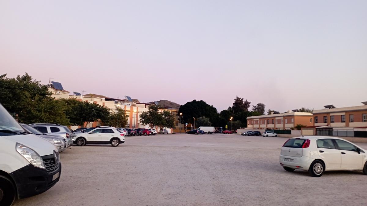 Una vista de la parcela de calle Tiziano, en El Brillante (Campanillas) en la que estuvo previsto el mercado.