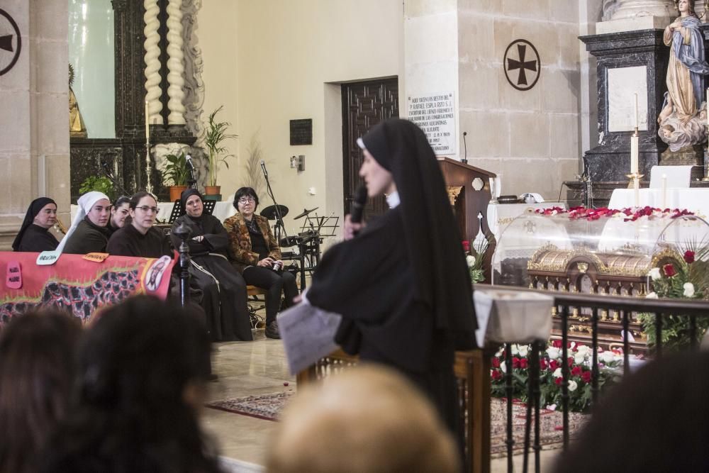 Las reliquias de Santa Teresa del Niño Jesús llegan al monasterio de Santa Faz.