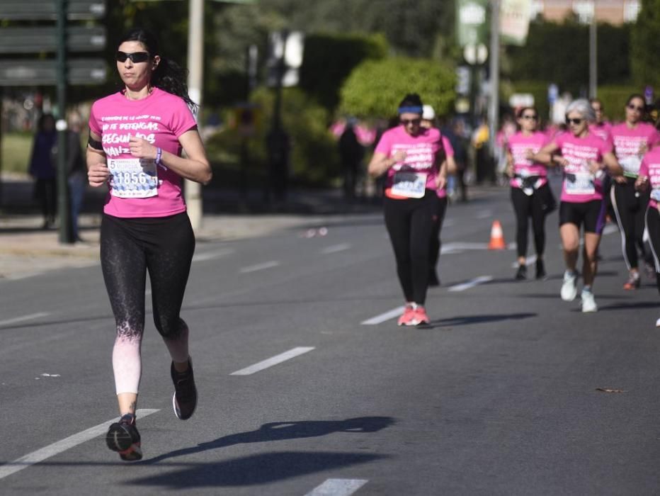 Ambiente en la V Carrera de la Mujer de Murcia