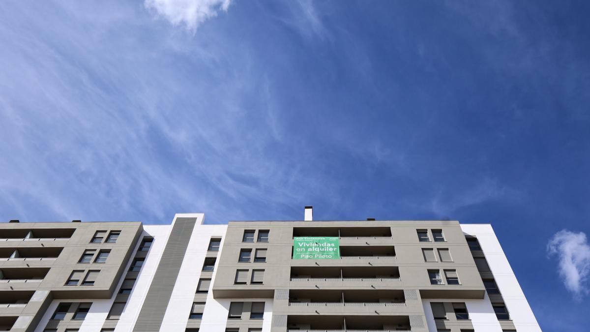 Edificio de pisos de alquiler en el nuevo barrio de Turianova.