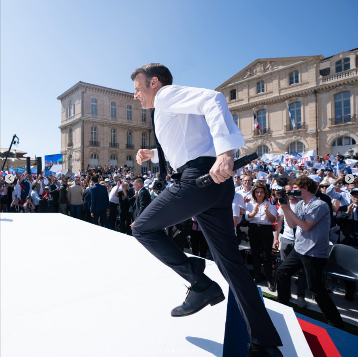 El presidente francés llegando al mítin en Marsella