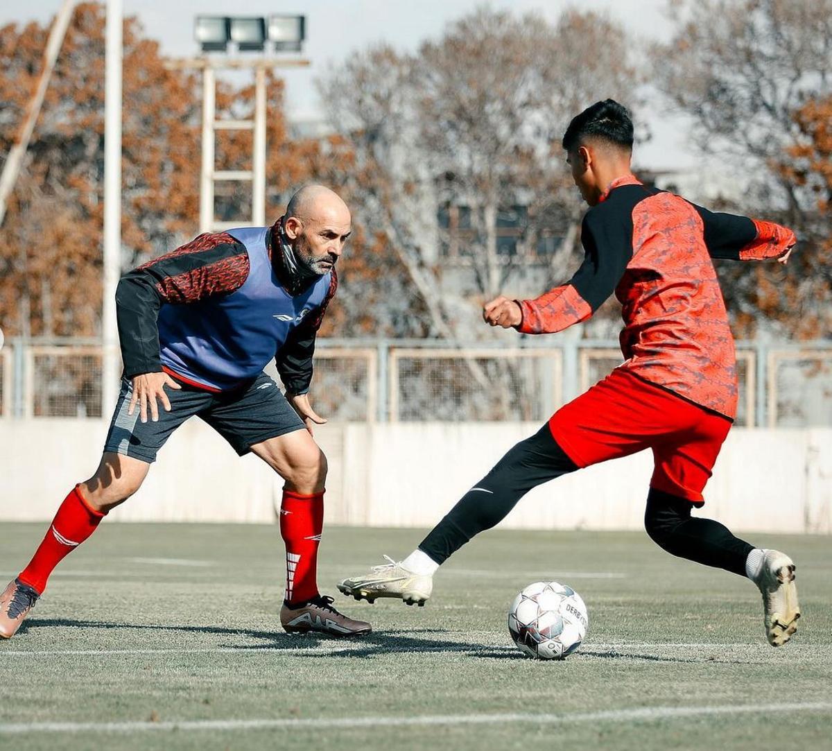 Paco Jémez entrenando al Tractor FC de Irán.