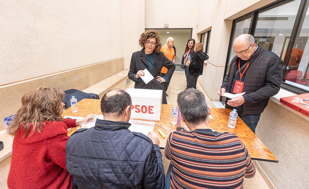 El PSOE de Alicante elige sus delegados para el congreso del PSPV