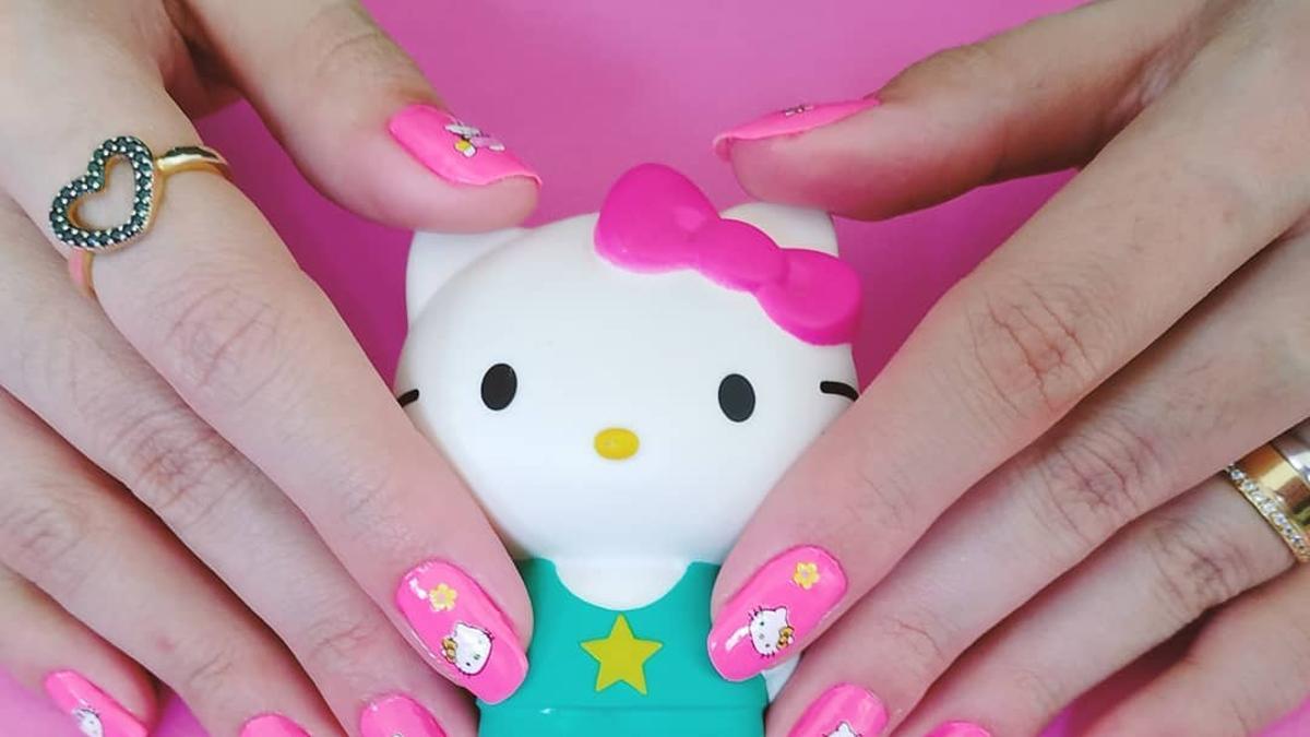 Manicura de Hello Kitty