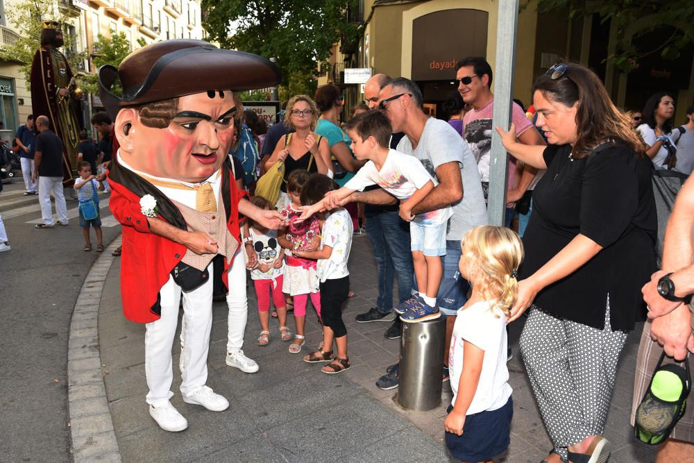 Música, festa i públic nombrós en la Cercavila de la Festa Major de Manresa