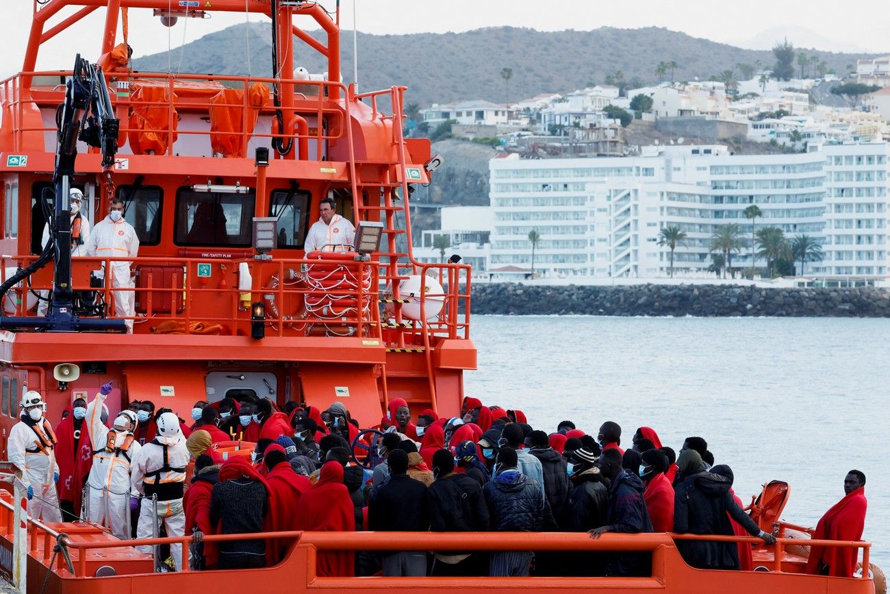 Salvamento rescata a 235 personas en la Ruta Canarias, entre ellas seis niños