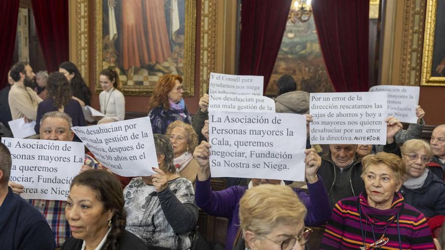 Alarma entre los jubilados de Son Cladera por la demanda de desahucio de su local: &quot;Si pierden, tendrán que pagar los 30.000 euros de deuda&quot;