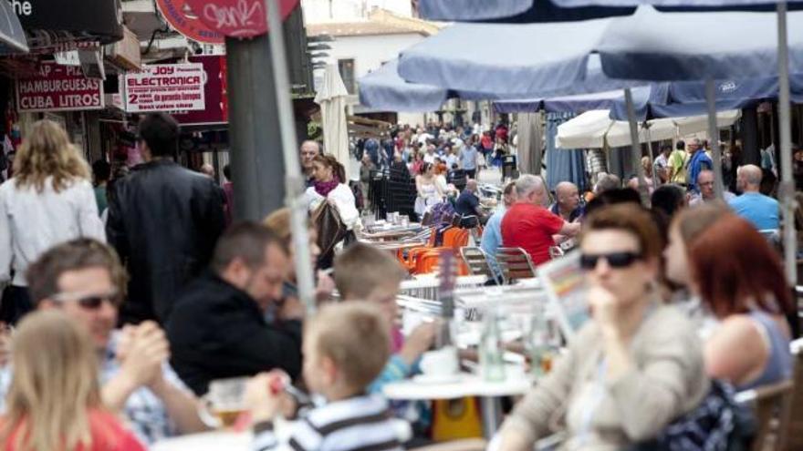 Turistas en Benidorm esta Semana Santa.