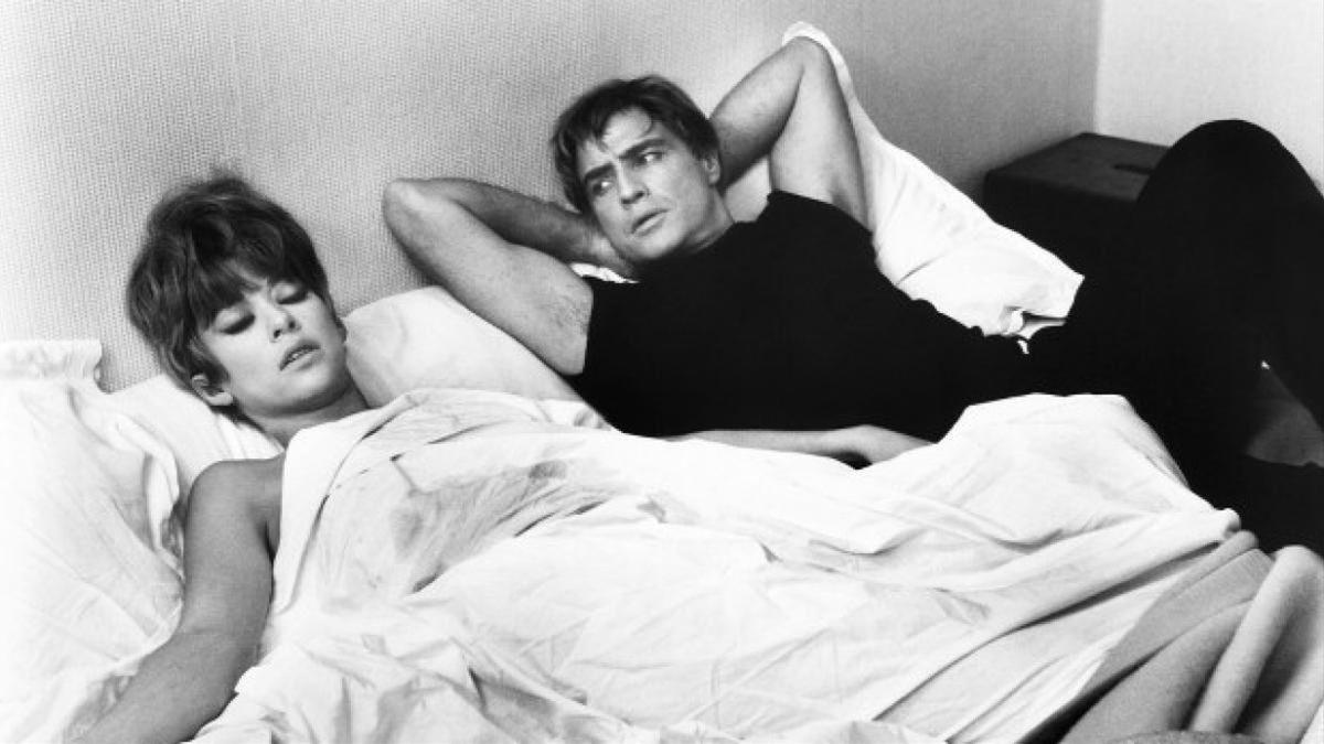 Rita Moreno y Marlon Brando.