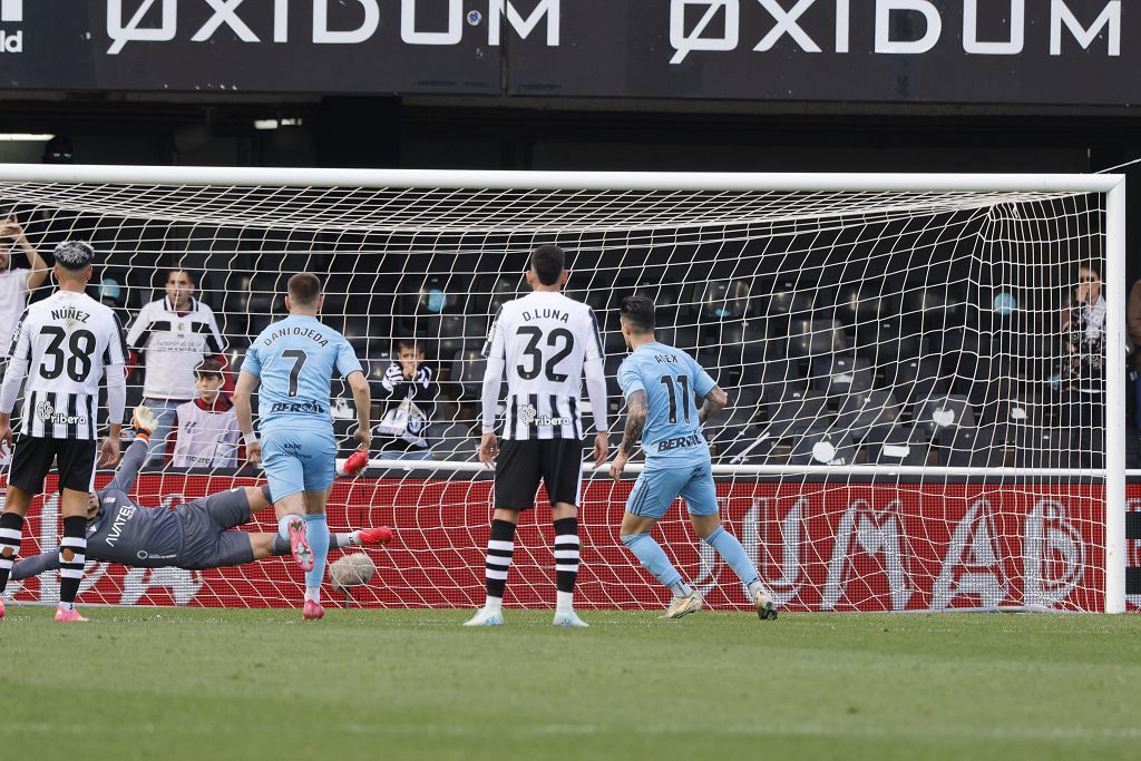 El encuentro entre el FC Cartagena y el Burgos, en imágenes