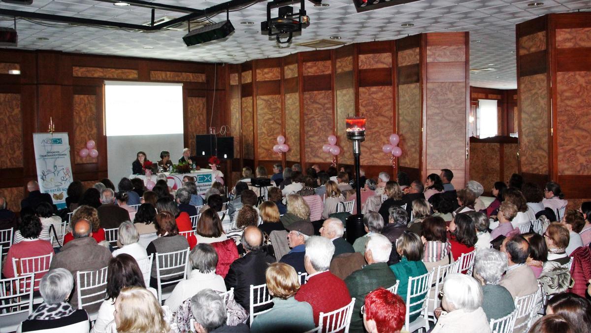 Lleno en el Mallorca para participar en la charla oncológica