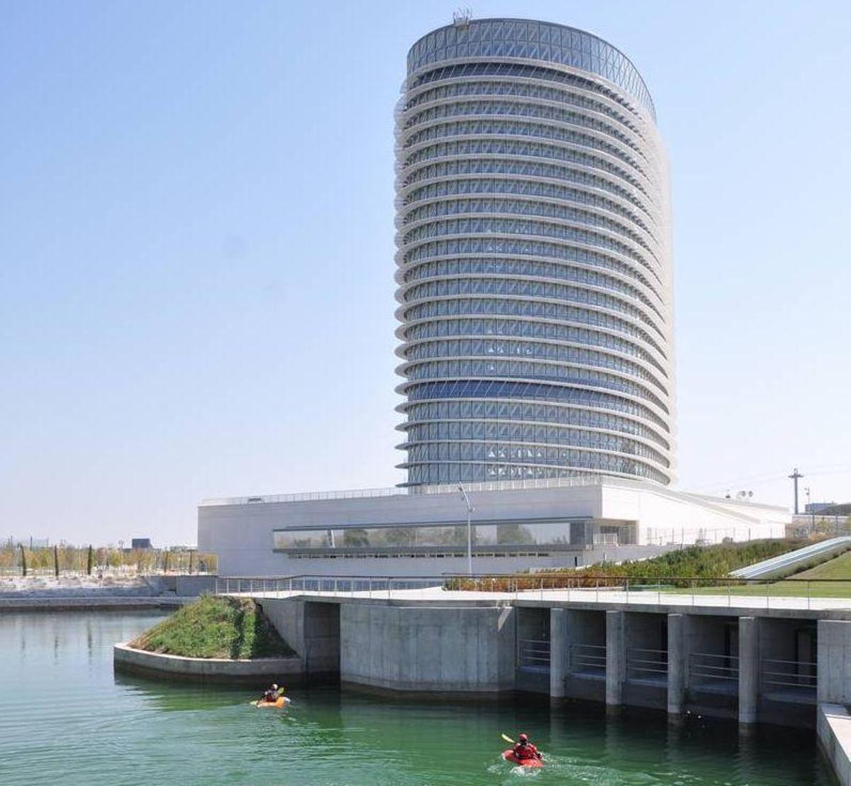 Endesa pide la Torre del Agua para una convención