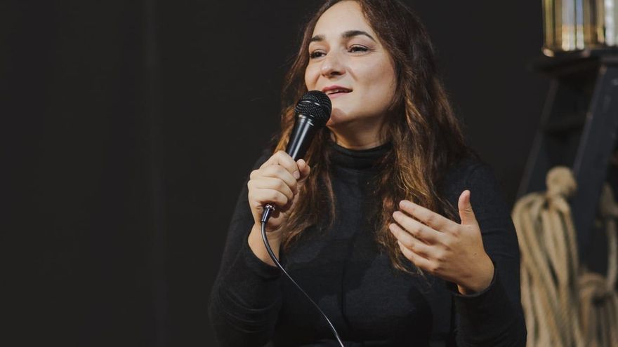 «Gustaríame que os homes o lesen, aínda que é feminino»