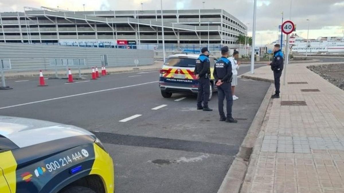 Localizan a un menor inmigrante fugado de un centro de Gran Canaria intentando salir de la isla sin documentación